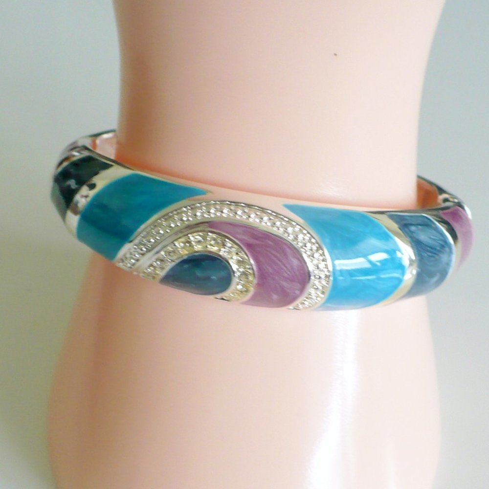 ❤️ Beautiful Cuff Bracelet Multi-Colored EnameL OS